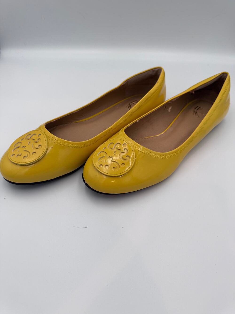 White Mountain Yellow Patent Ballet Flats Women's Size 9 Comfort Slip On